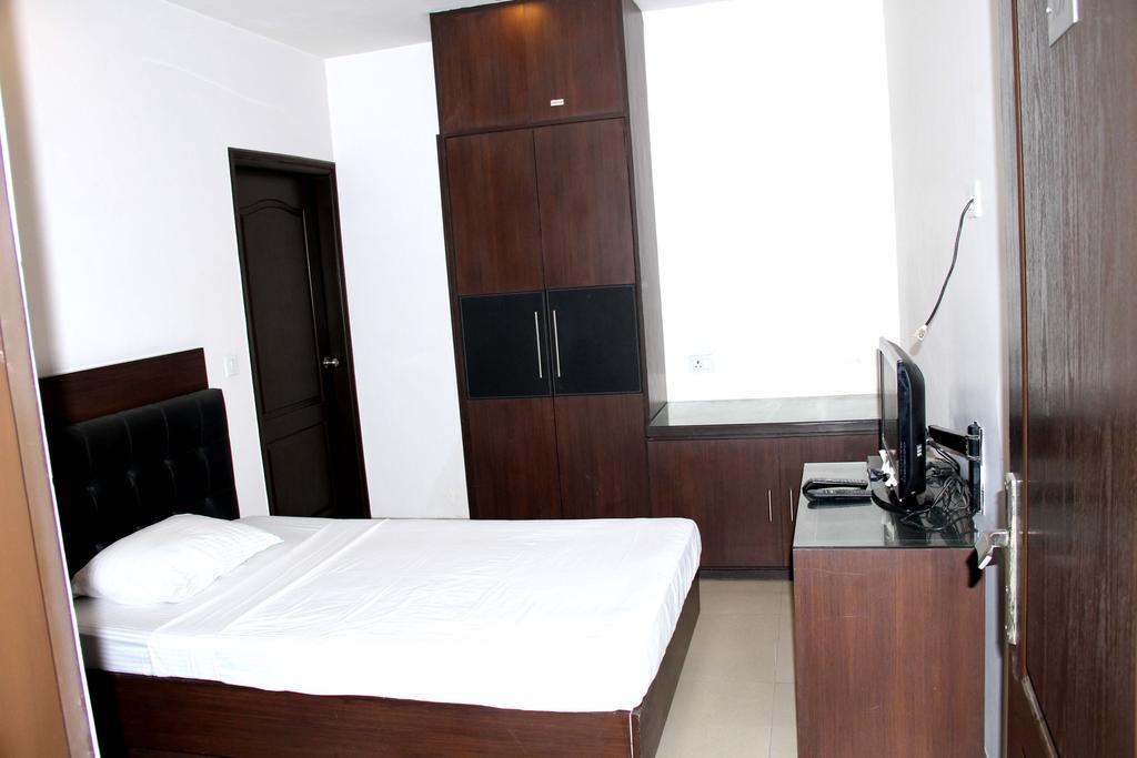 The Grand Olive Hotel Noida Room photo